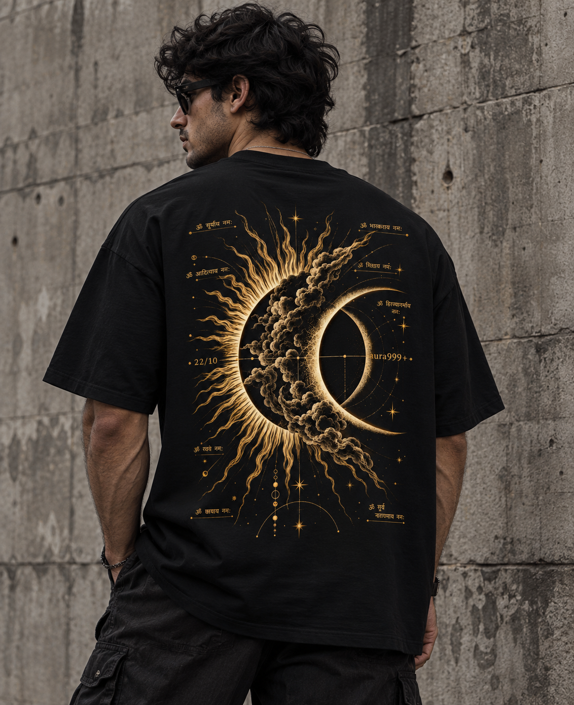 THE ECLIPSE — SOL- Oversized black tee