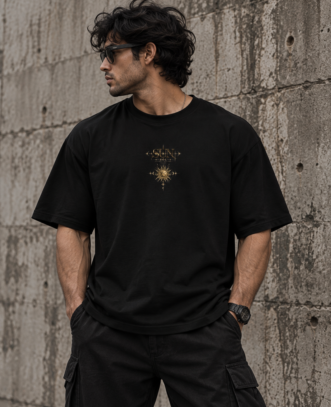 THE ECLIPSE — SOL- Oversized black tee